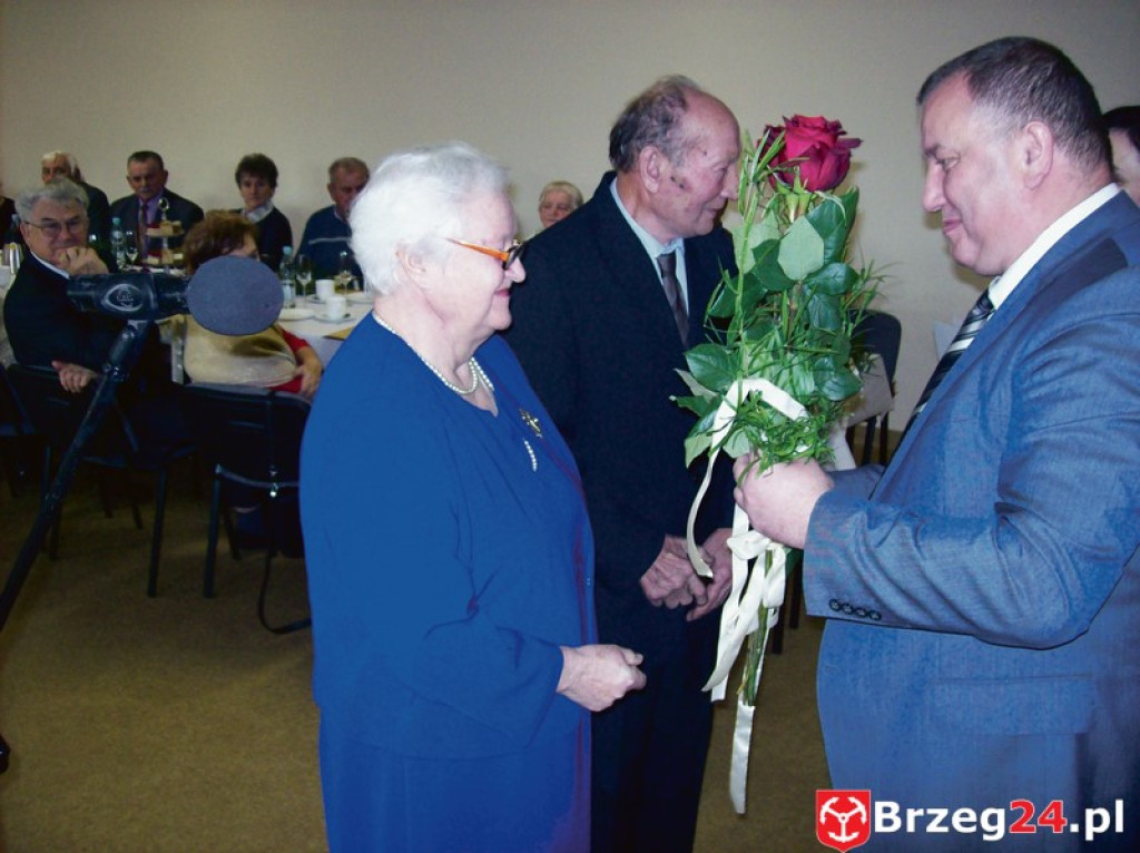 ODZNACZENIA ZA DŁUGOLETNIE POŻYCIE MAŁŻEŃSKIE W GMINIE LUBSZA