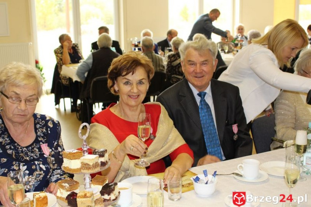 ODZNACZENIA ZA DŁUGOLETNIE POŻYCIE MAŁŻEŃSKIE W GMINIE LUBSZA