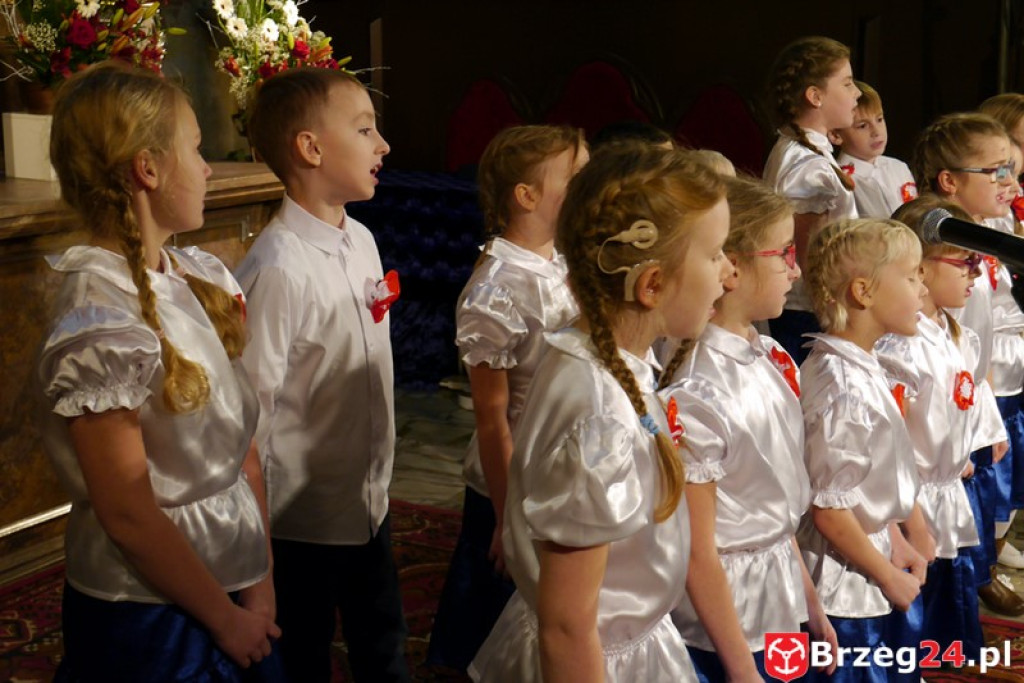 Koncert Laureatów XXI Festiwalu Pieśni Patriotycznej w Pogorzeli [FOTORELACJA i WYNIKI]