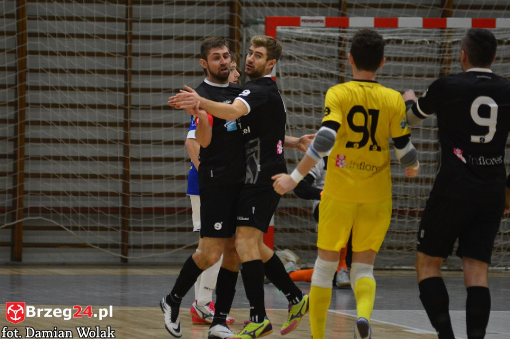 Porażka Gredaru Brzeg z Malwee Łódź