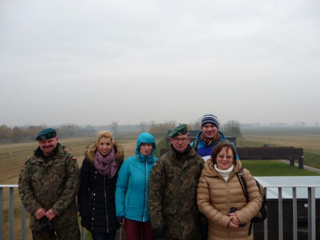 Patriotyzm na co dzień. Manewry poligonowo-strzeleckie II LO w Brzegu