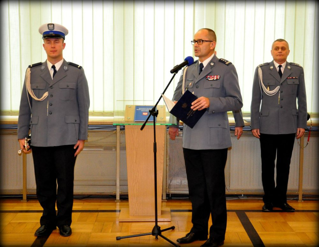 Prezydent RP Andrzej Duda odznaczył brzeskich policjantów medalami