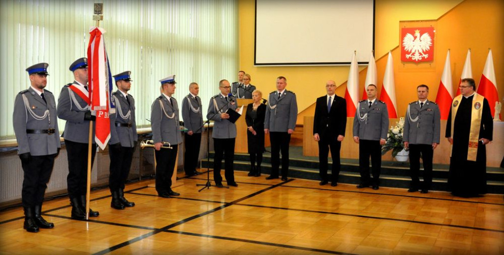 Prezydent RP Andrzej Duda odznaczył brzeskich policjantów medalami
