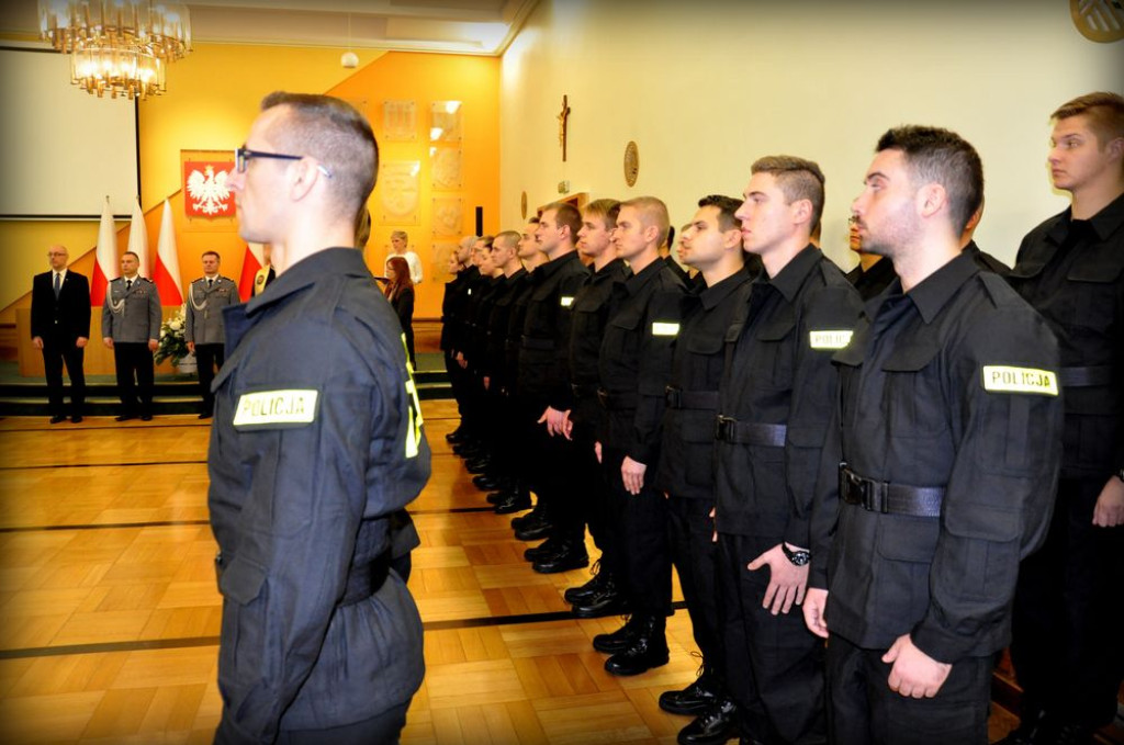 Prezydent RP Andrzej Duda odznaczył brzeskich policjantów medalami