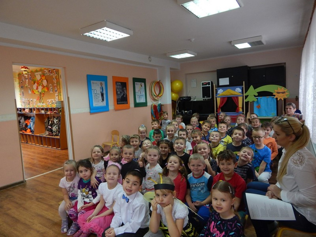 SPOTKANIE AUTORSKIE  Z PISARKĄ ANNĄ CZERWIŃSKĄ  - RYDEL W PRZEDSZKOLU PUBLICZNYM NR 3 W BRZEGU