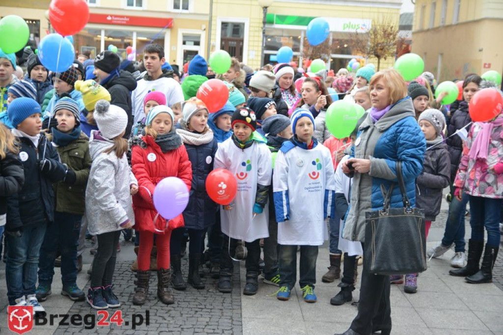 Rekord we wspólnym śpiewaniu pobity! W Brzegu trwają Ogólnopolskie Dni Praw Dziecka