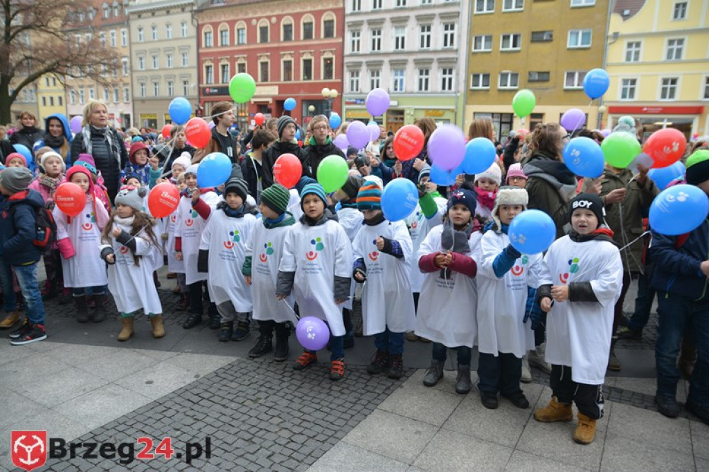 Rekord we wspólnym śpiewaniu pobity! W Brzegu trwają Ogólnopolskie Dni Praw Dziecka