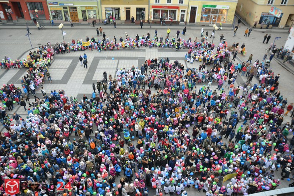 Rekord we wspólnym śpiewaniu pobity! W Brzegu trwają Ogólnopolskie Dni Praw Dziecka