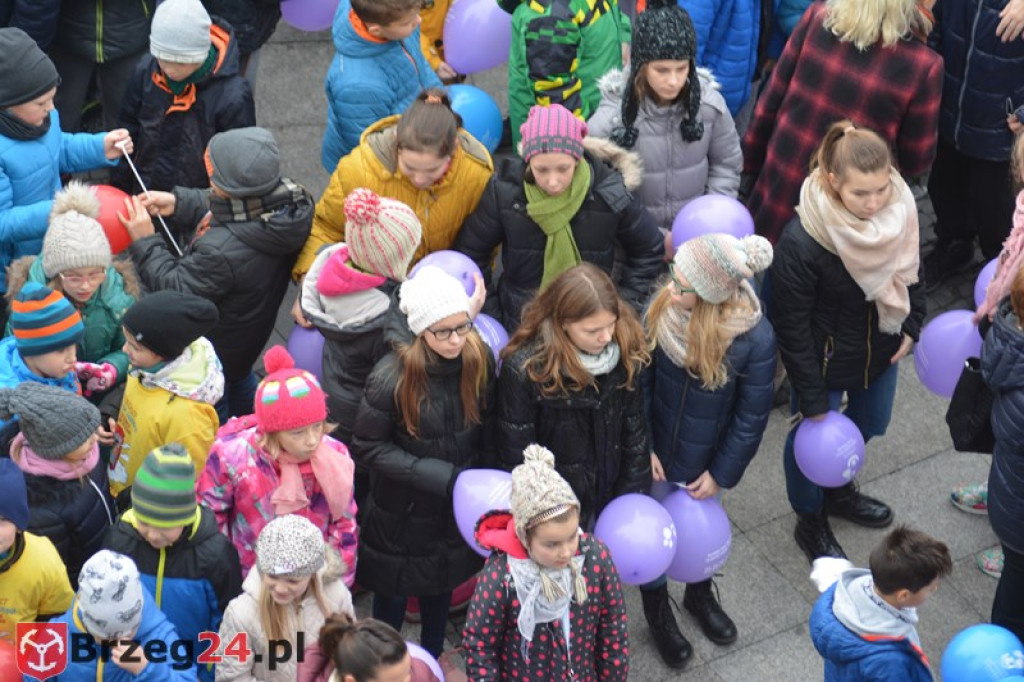 Rekord we wspólnym śpiewaniu pobity! W Brzegu trwają Ogólnopolskie Dni Praw Dziecka