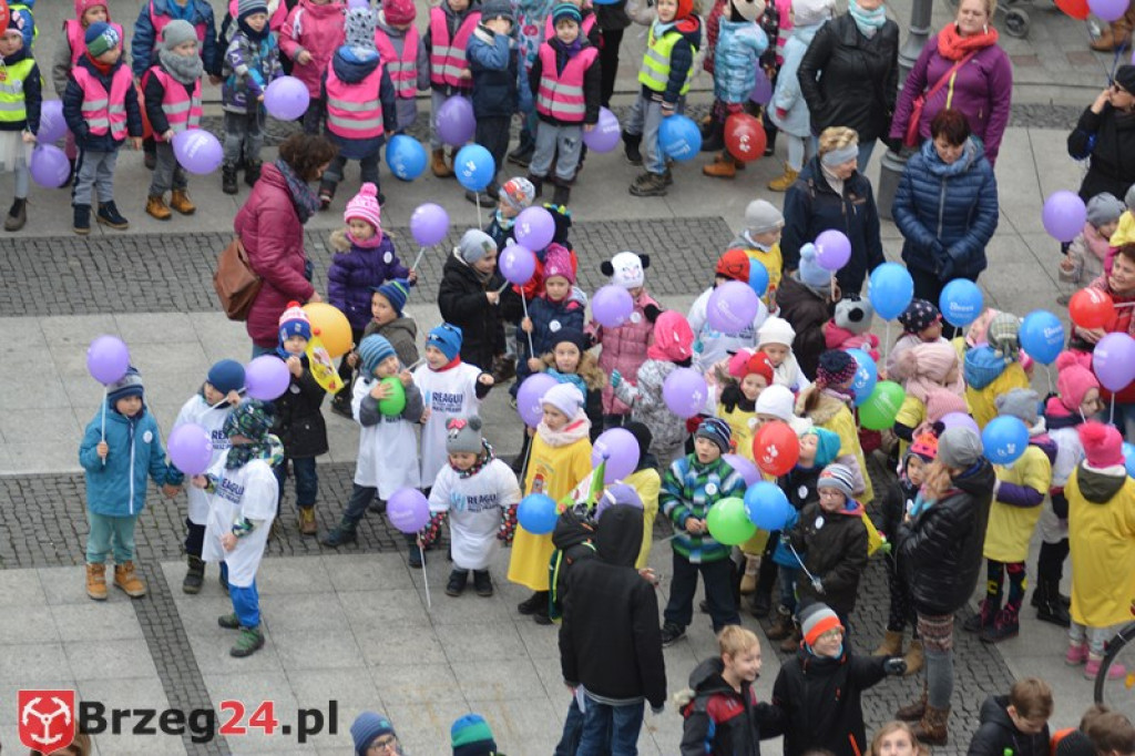 Rekord we wspólnym śpiewaniu pobity! W Brzegu trwają Ogólnopolskie Dni Praw Dziecka