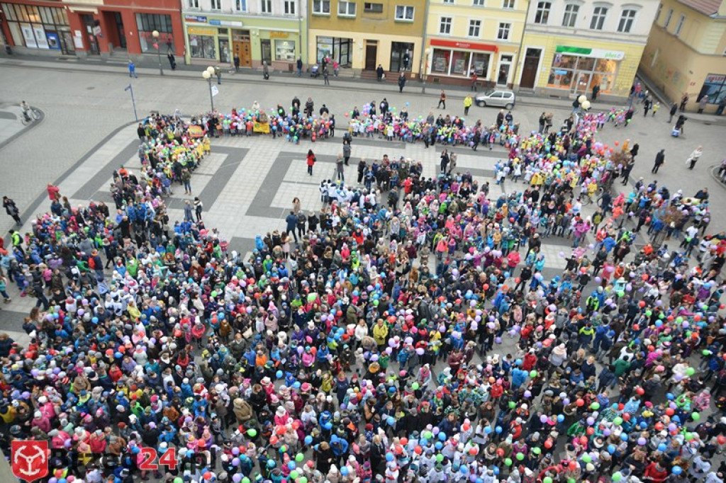 Rekord we wspólnym śpiewaniu pobity! W Brzegu trwają Ogólnopolskie Dni Praw Dziecka