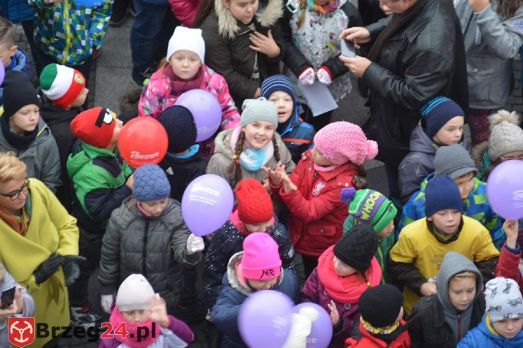 Rekord we wspólnym śpiewaniu pobity! W Brzegu trwają Ogólnopolskie Dni Praw Dziecka