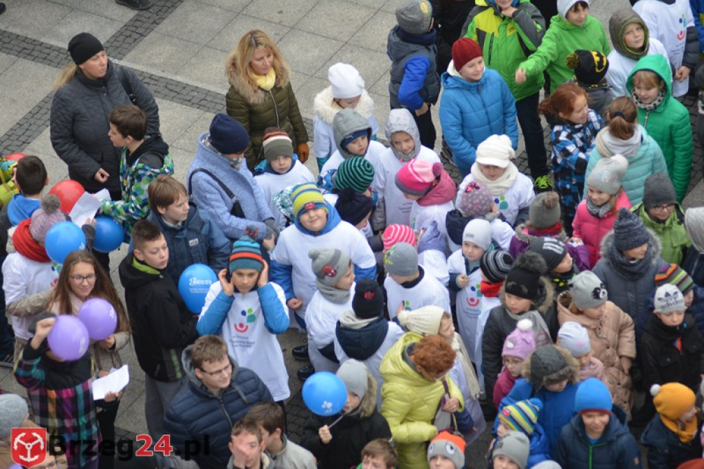 Rekord we wspólnym śpiewaniu pobity! W Brzegu trwają Ogólnopolskie Dni Praw Dziecka
