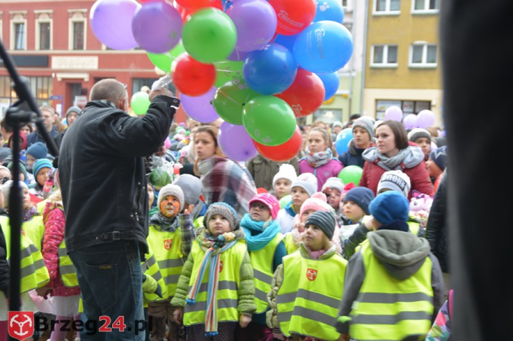 Rekord we wspólnym śpiewaniu pobity! W Brzegu trwają Ogólnopolskie Dni Praw Dziecka
