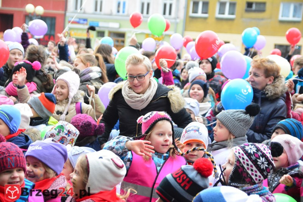 Rekord we wspólnym śpiewaniu pobity! W Brzegu trwają Ogólnopolskie Dni Praw Dziecka