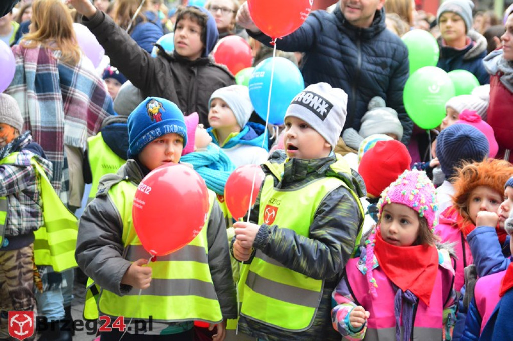 Rekord we wspólnym śpiewaniu pobity! W Brzegu trwają Ogólnopolskie Dni Praw Dziecka