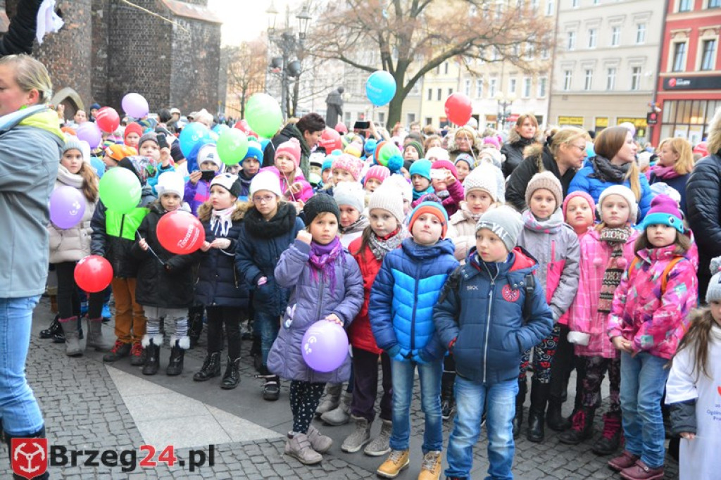 Rekord we wspólnym śpiewaniu pobity! W Brzegu trwają Ogólnopolskie Dni Praw Dziecka