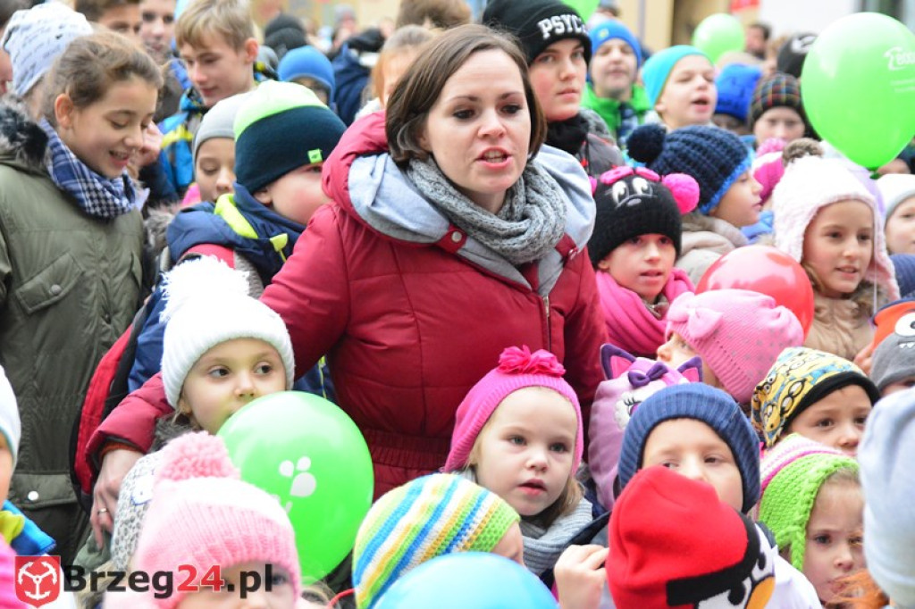 Rekord we wspólnym śpiewaniu pobity! W Brzegu trwają Ogólnopolskie Dni Praw Dziecka