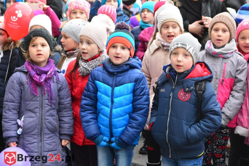 Rekord we wspólnym śpiewaniu pobity! W Brzegu trwają Ogólnopolskie Dni Praw Dziecka