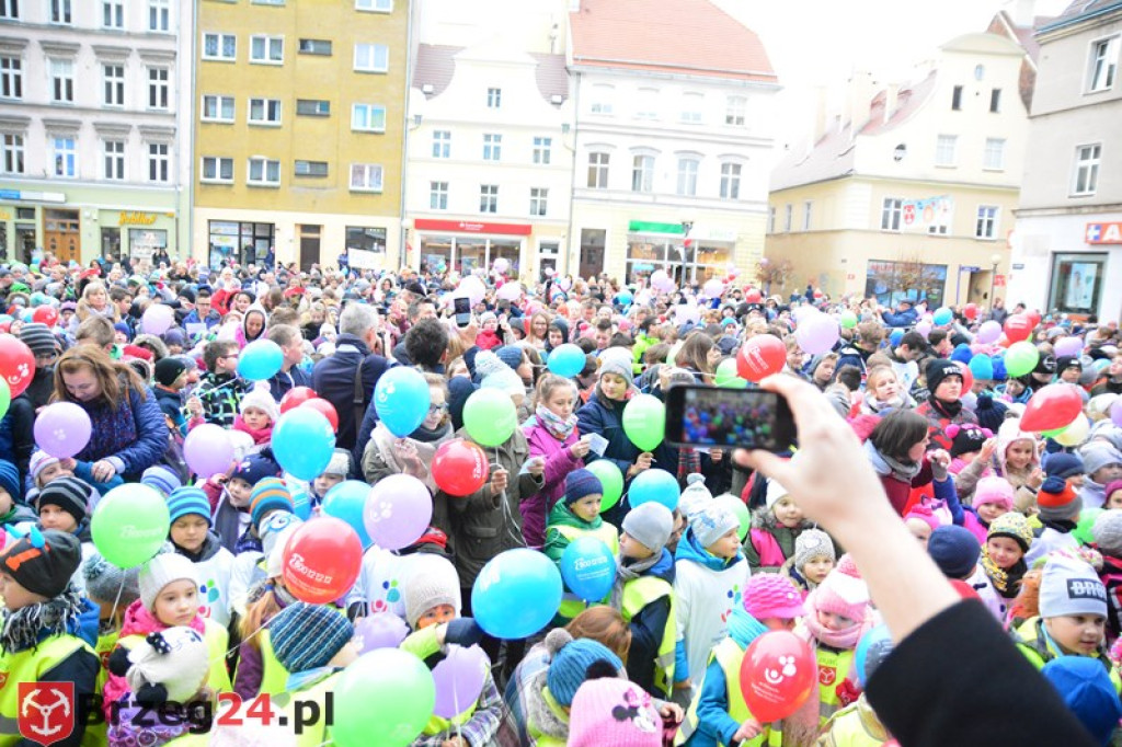 Rekord we wspólnym śpiewaniu pobity! W Brzegu trwają Ogólnopolskie Dni Praw Dziecka