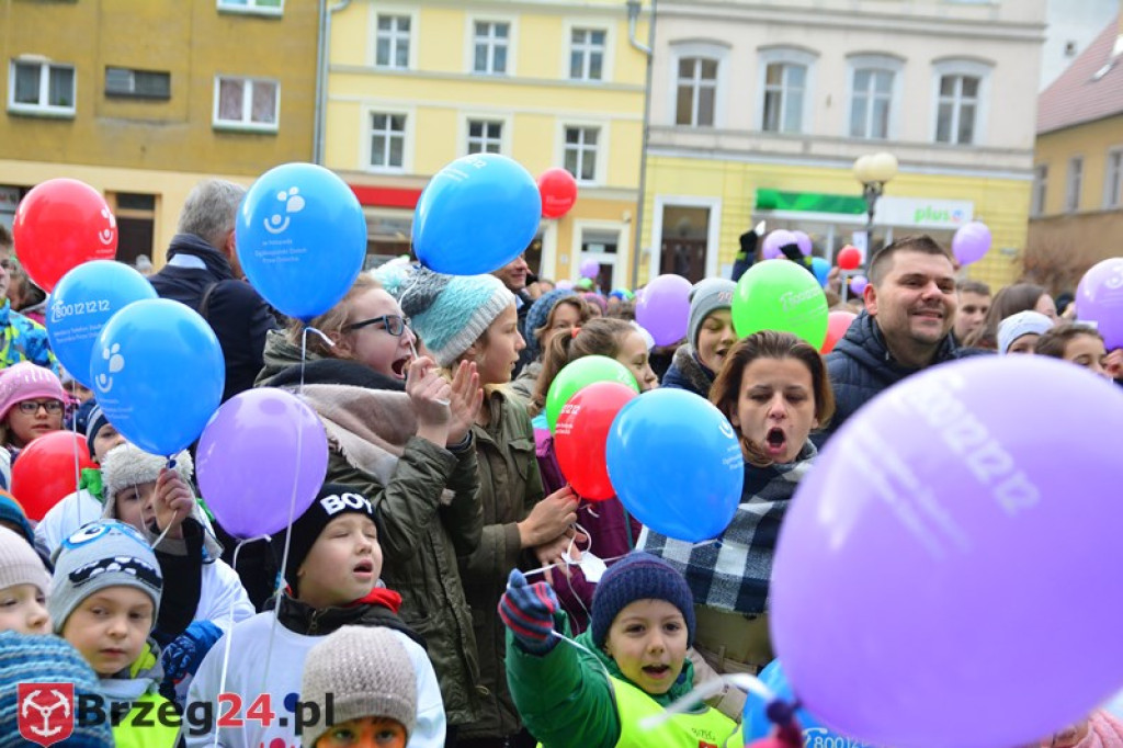 Rekord we wspólnym śpiewaniu pobity! W Brzegu trwają Ogólnopolskie Dni Praw Dziecka