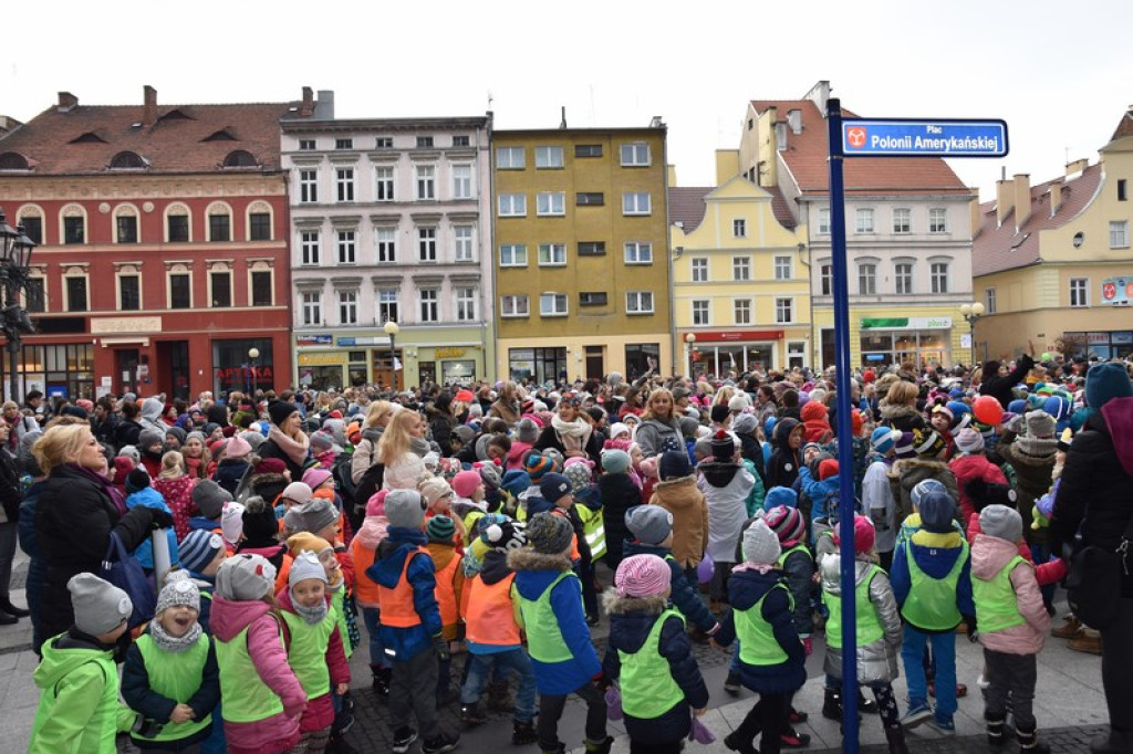Rekord we wspólnym śpiewaniu pobity! W Brzegu trwają Ogólnopolskie Dni Praw Dziecka