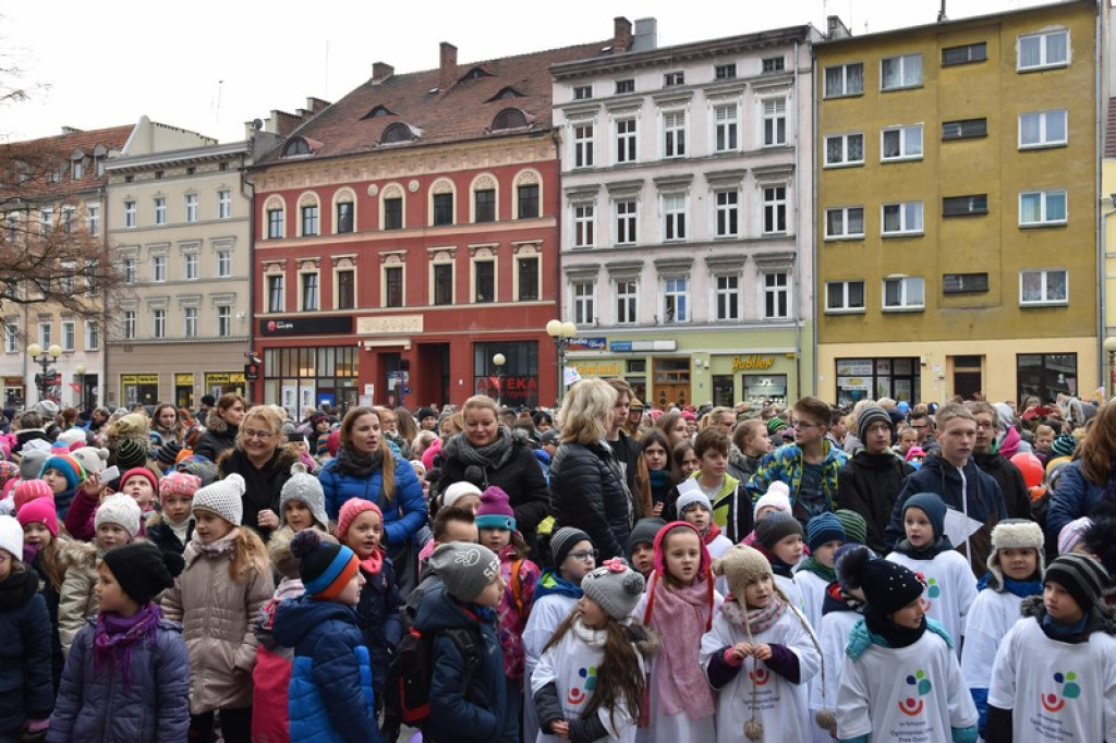 Rekord we wspólnym śpiewaniu pobity! W Brzegu trwają Ogólnopolskie Dni Praw Dziecka