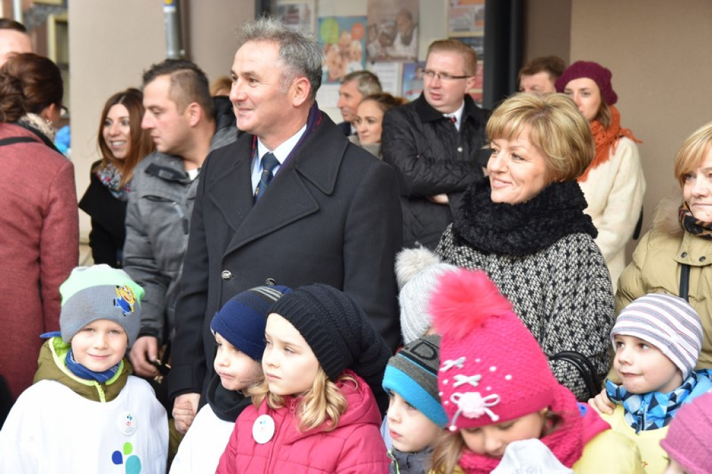 Rekord we wspólnym śpiewaniu pobity! W Brzegu trwają Ogólnopolskie Dni Praw Dziecka