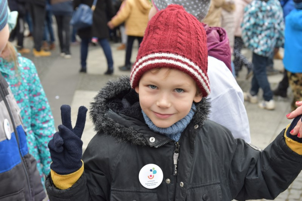 Rekord we wspólnym śpiewaniu pobity! W Brzegu trwają Ogólnopolskie Dni Praw Dziecka