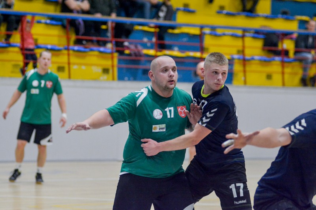 Orlik przegrywa z liderem.