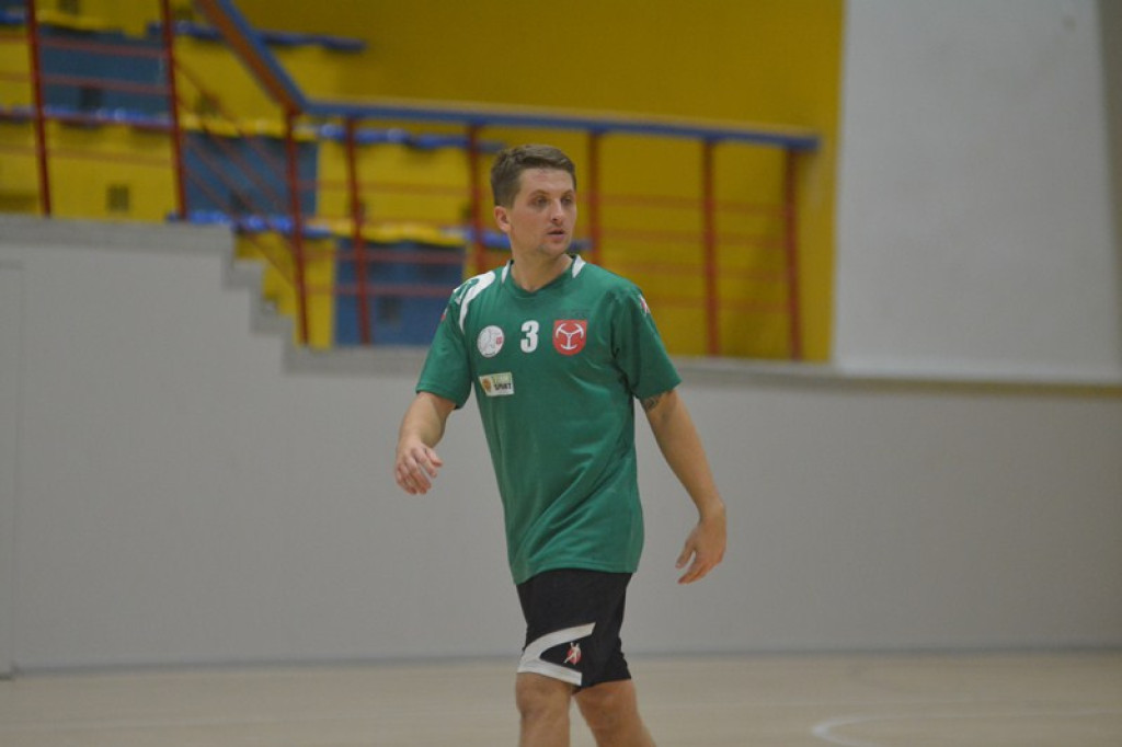 Orlik przegrywa z liderem.