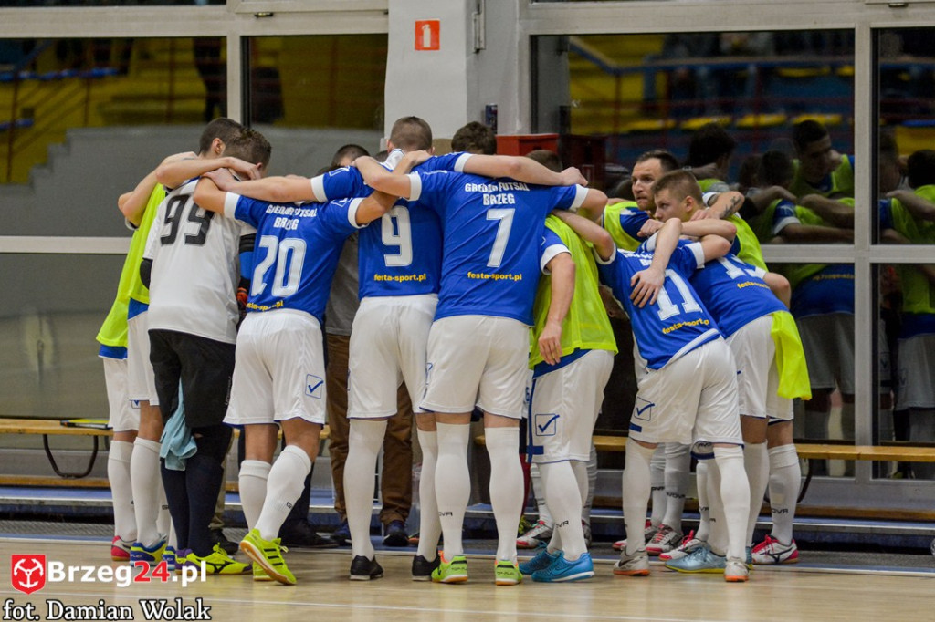 Gredar przegrywa z liderem - SRS Gwiazda Ruda Śląska