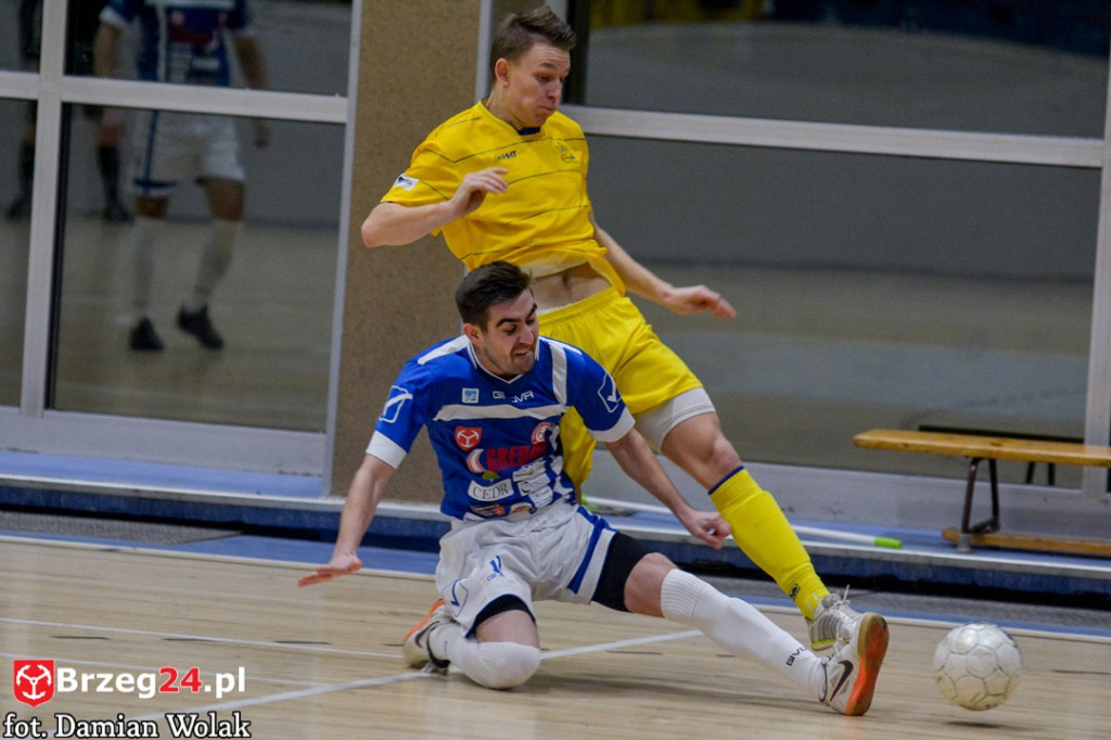 Gredar przegrywa z liderem - SRS Gwiazda Ruda Śląska