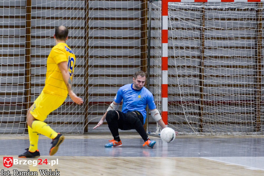 Gredar przegrywa z liderem - SRS Gwiazda Ruda Śląska