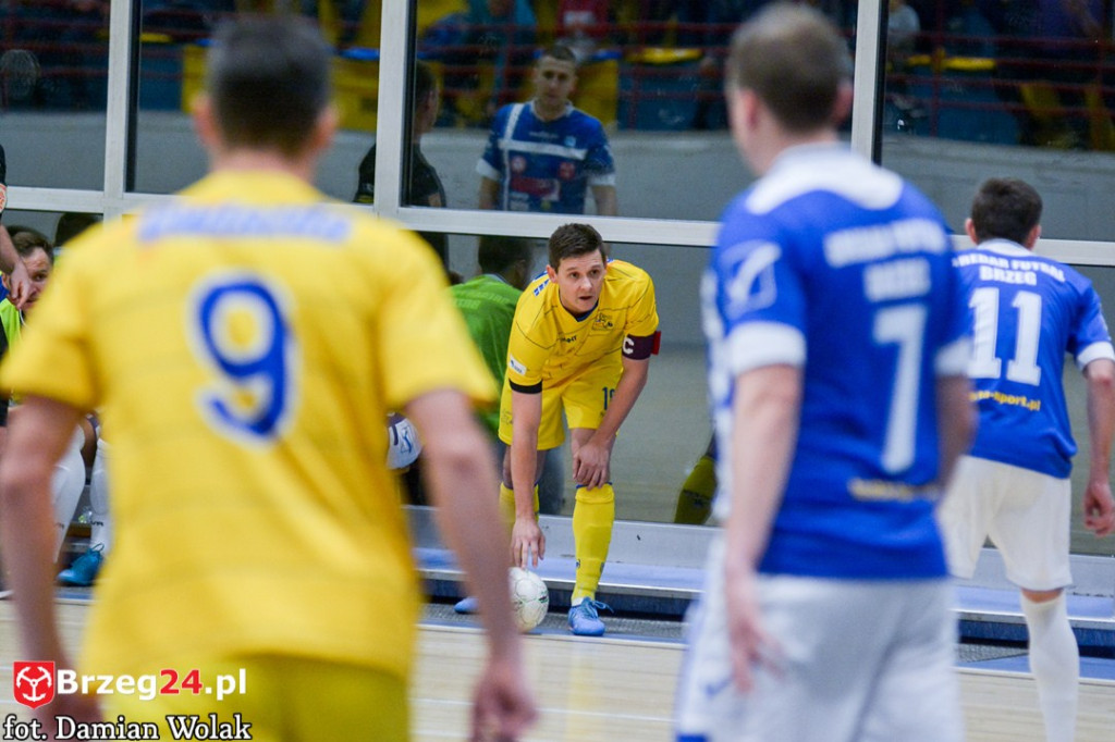 Gredar przegrywa z liderem - SRS Gwiazda Ruda Śląska