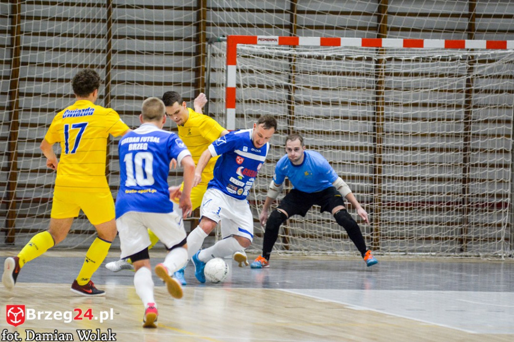 Gredar przegrywa z liderem - SRS Gwiazda Ruda Śląska