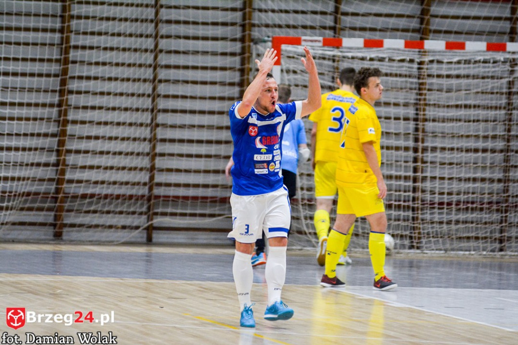 Gredar przegrywa z liderem - SRS Gwiazda Ruda Śląska