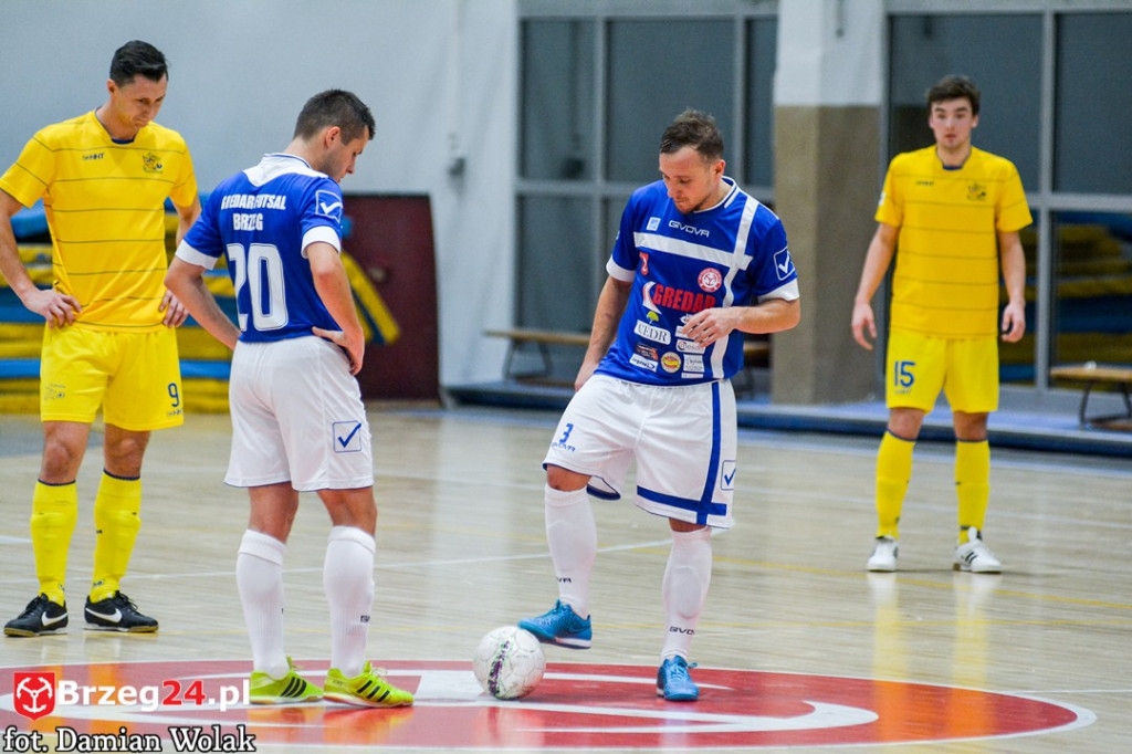 Gredar przegrywa z liderem - SRS Gwiazda Ruda Śląska