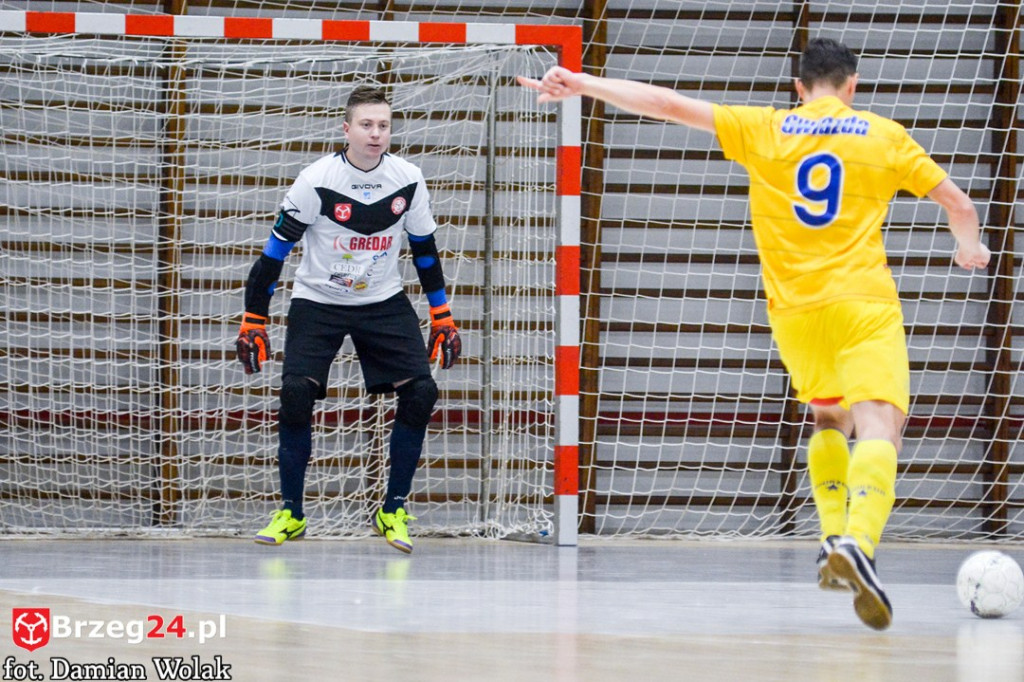 Gredar przegrywa z liderem - SRS Gwiazda Ruda Śląska