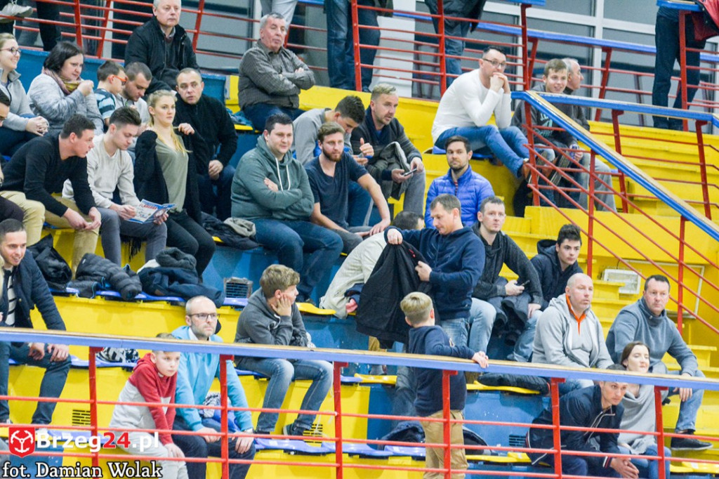 Gredar przegrywa z liderem - SRS Gwiazda Ruda Śląska