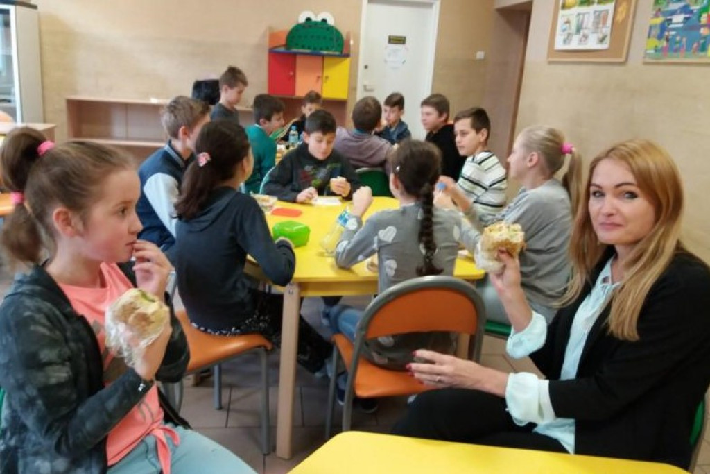 8 listopada - Dzień Zdrowego Śniadania w PSP w Łosiowie