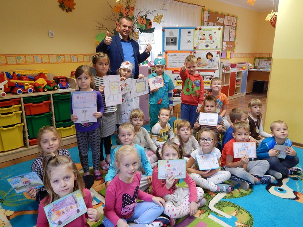 Mali wolontariusze z Przedszkola Publicznego nr 3 w Brzegu.