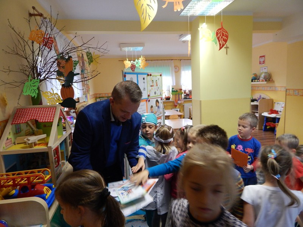 Mali wolontariusze z Przedszkola Publicznego nr 3 w Brzegu.