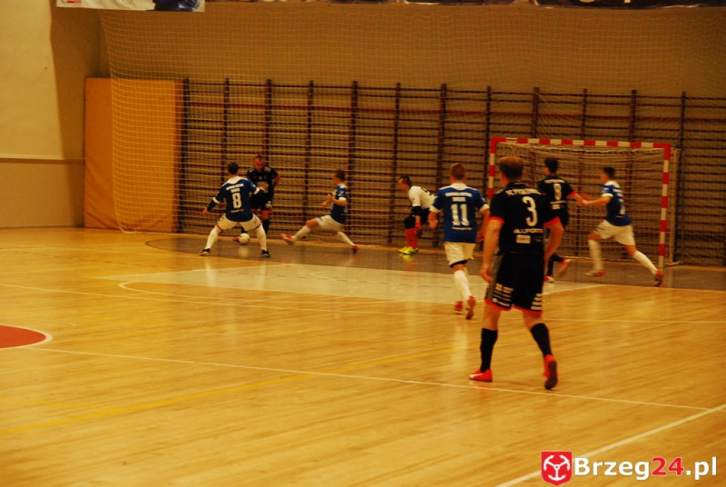 Brzescy piłkarze halowi remisują u siebie z zespołem z Pyskowic