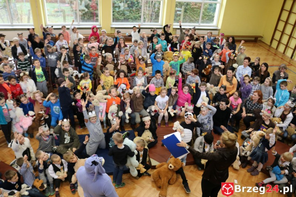 Obchody Dnia Pluszowego Misia w Ósemce