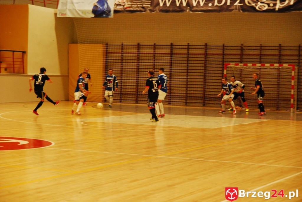 Brzescy piłkarze halowi remisują u siebie z zespołem z Pyskowic