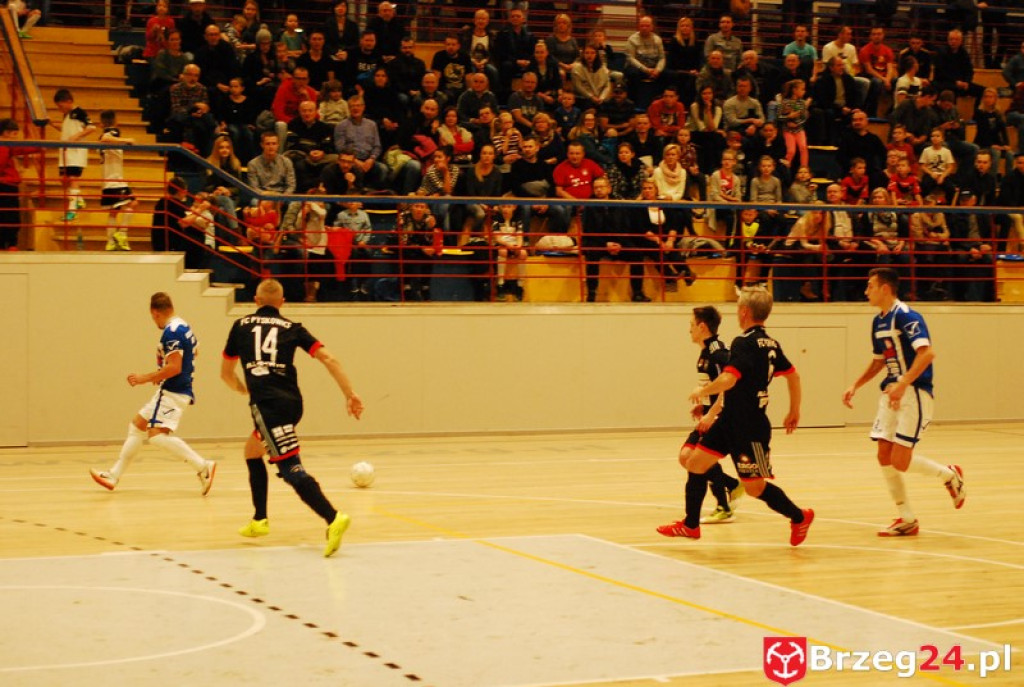 Brzescy piłkarze halowi remisują u siebie z zespołem z Pyskowic