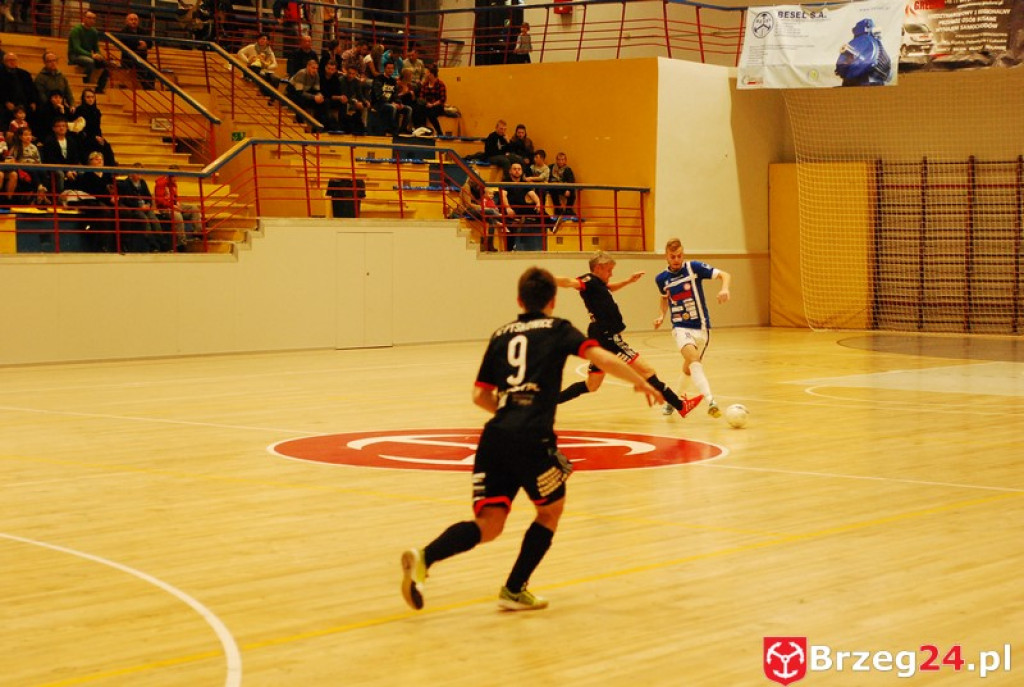 Brzescy piłkarze halowi remisują u siebie z zespołem z Pyskowic