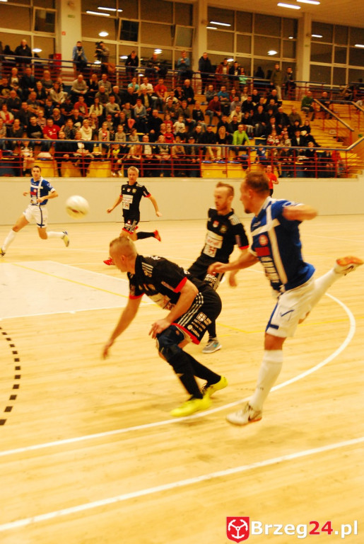 Brzescy piłkarze halowi remisują u siebie z zespołem z Pyskowic