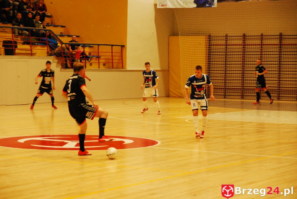 Brzescy piłkarze halowi remisują u siebie z zespołem z Pyskowic